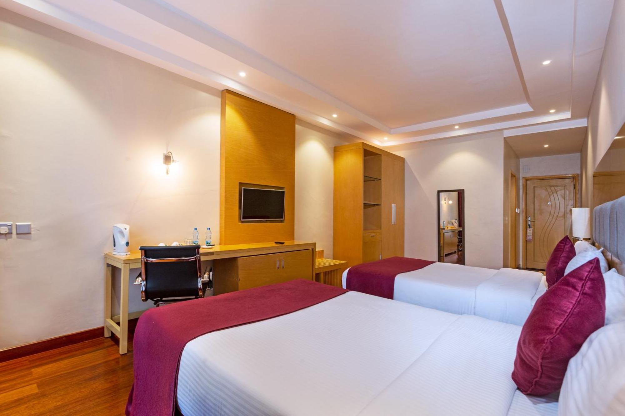 Three Steers Hotel Meru Exterior foto