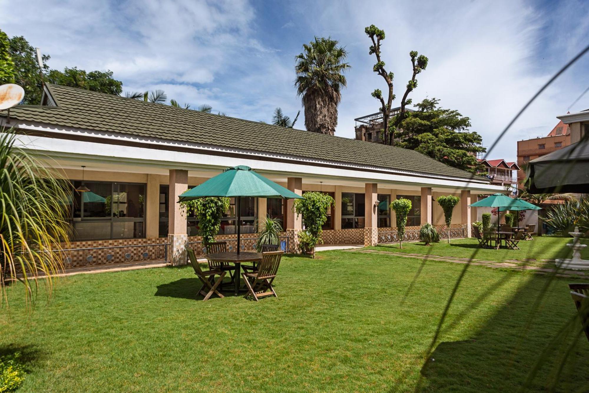 Three Steers Hotel Meru Exterior foto
